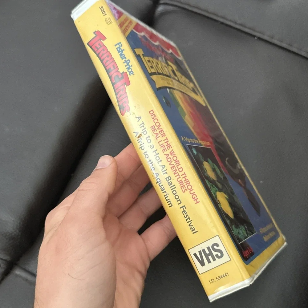 Fisher Price Terrific Trips Aquarium & Balloon Festival 80s VHS Clam Shell Case